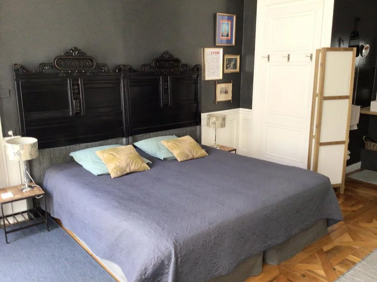 Une Nuit Au Second Chambre D Hotes Bed & Breakfast Lyon